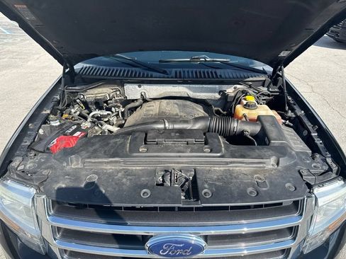 Used 2016 Ford Expedition XLT AWD/4WD image 11