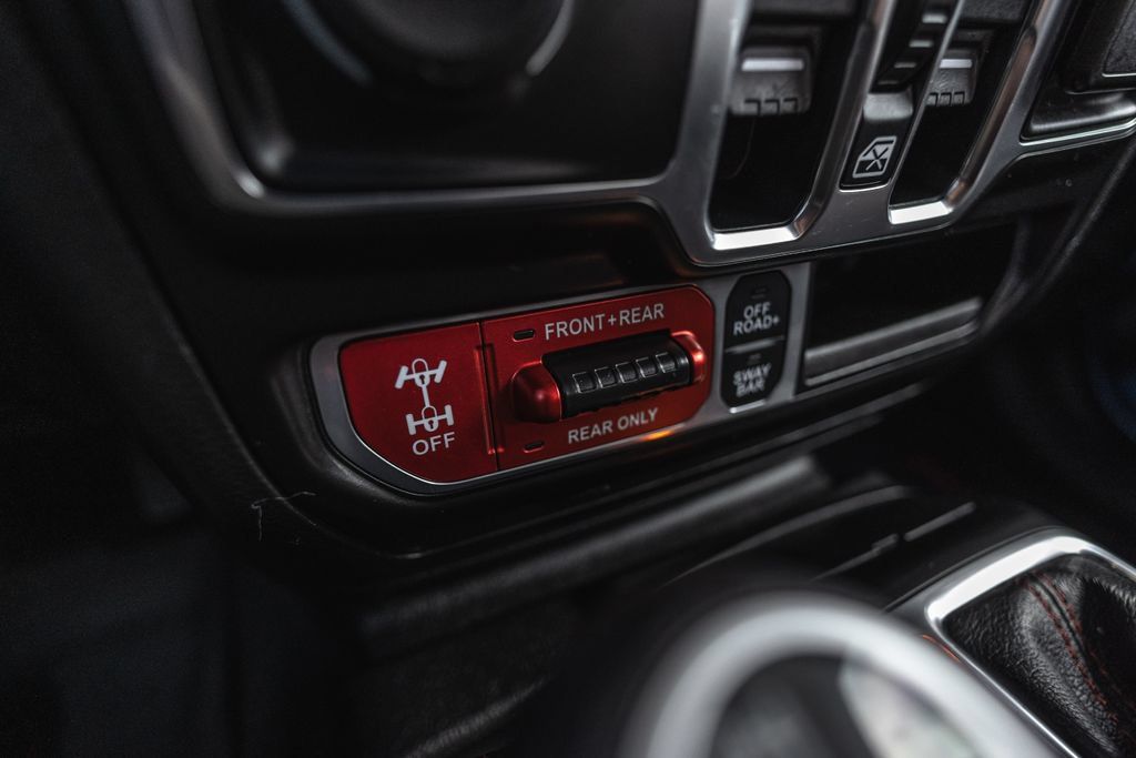 Used 2020 Jeep Gladiator Rubicon w/ Trailer Tow Package AWD/4WD image 19