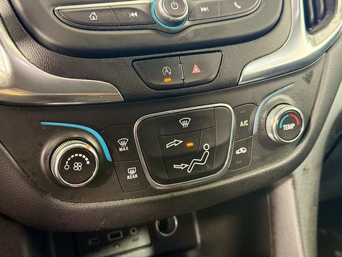 Used 2022 Chevrolet Equinox LT FWD image 16