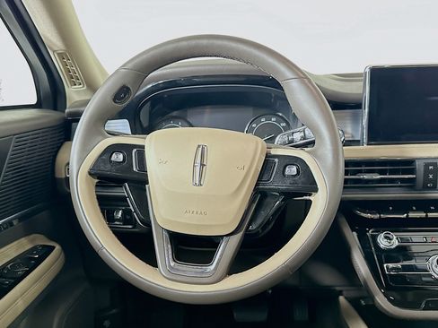 Used 2022 Lincoln Corsair Standard w/ Equipment Group 101A image 18