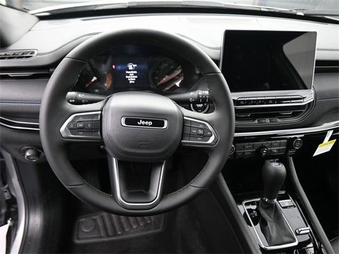 New 2026 Jeep Compass Latitude image 41