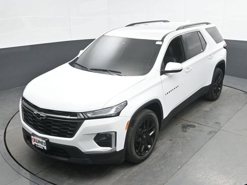 Used 2023 Chevrolet Traverse LT image 41
