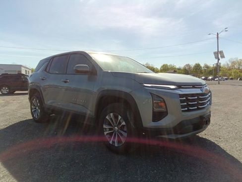 New 2026 Chevrolet Equinox LT w/ Convenience Package II AWD/4WD image 7