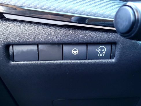 Used 2025 Nissan Kicks SR FWD image 31