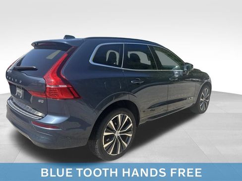 Used 2022 Volvo XC60 B5 Momentum w/ Protection Package Premier FWD image 11