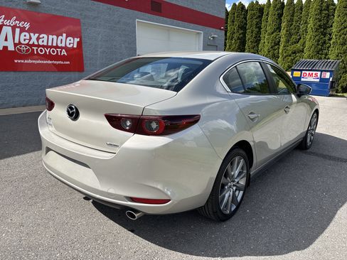 Used 2025 MAZDA MAZDA3 s FWD image 3