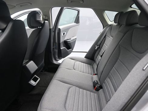 Used 2025 Kia K4 EX FWD image 16
