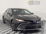 Used 2022 Toyota Camry LE image 2