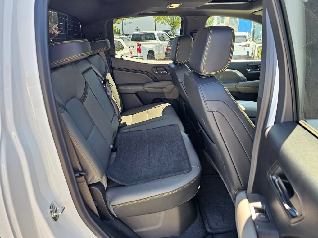 New 2026 Chevrolet Colorado ZR2 w/ Midnight Edition AWD/4WD image 29