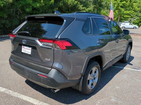 Used 2024 Toyota RAV4 XLE w/ Convenience Package FWD image 4