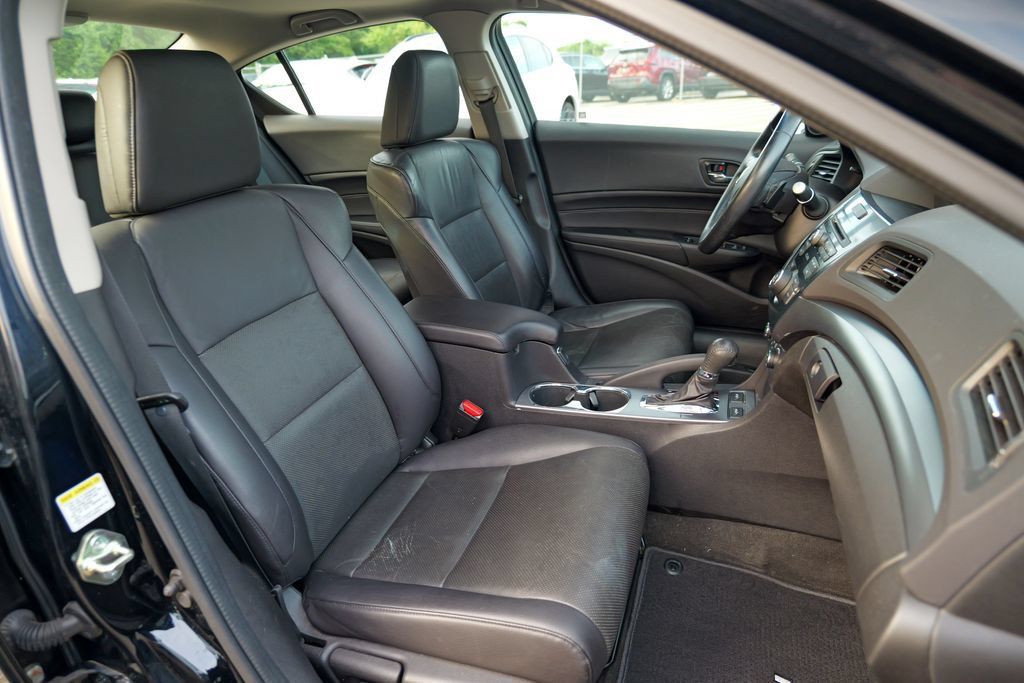 Used 2015 Acura ILX w/ Premium Package FWD image 35