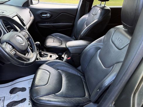 Used 2015 Jeep Cherokee Limited w/ Luxury Group image 19