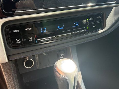 Used 2019 Toyota Corolla SE FWD image 26