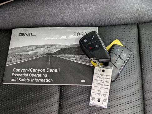 Used 2023 GMC Canyon Denali AWD/4WD image 21