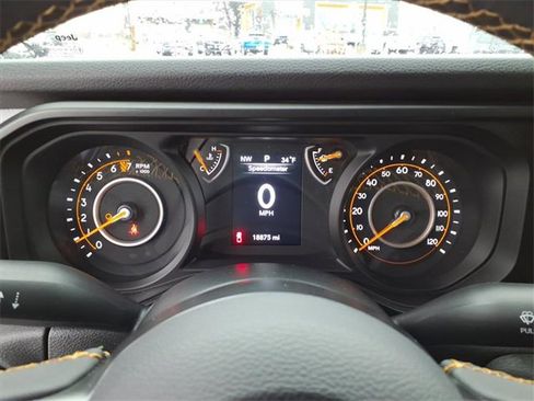 Used 2024 Jeep Gladiator Sport image 16