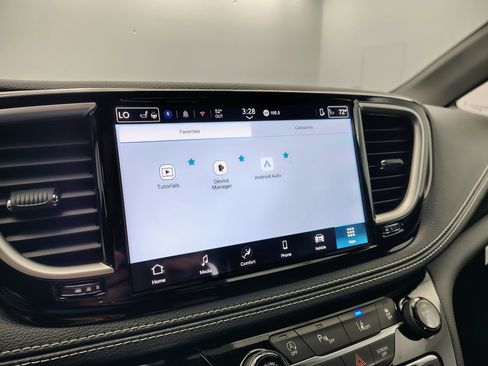 New 2026 Chrysler Pacifica Select w/ S Appearance Package FWD image 4