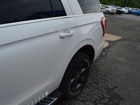 Used 2019 Ford Expedition XLT w/ Equipment Group 202A AWD/4WD image 3