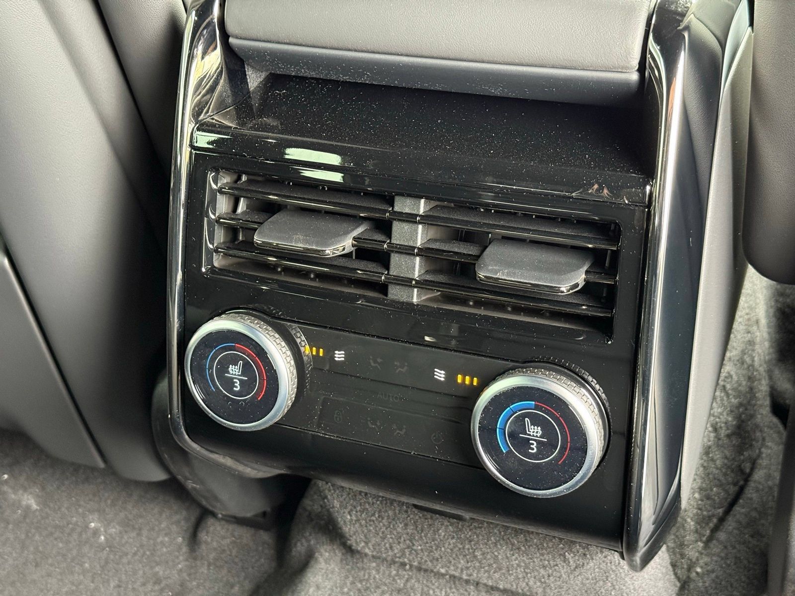New 2026 Land Rover Range Rover Sport SE AWD/4WD image 19