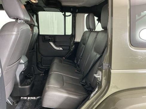 Used 2015 Jeep Wrangler Unlimited Rubicon w/ Katzkin Premium Leather Group AWD/4WD image 23