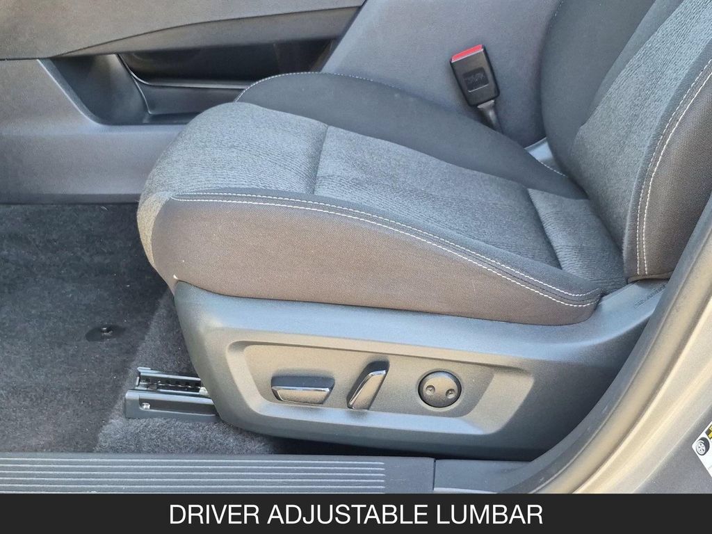 Used 2025 Nissan Rogue SV AWD/4WD image 15