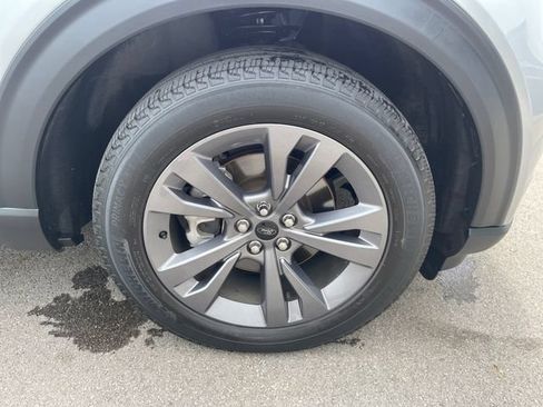 Used 2023 Ford Explorer XLT w/ Equipment Group 202A AWD/4WD image 41