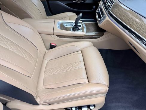 Used 2018 BMW 750i xDrive AWD/4WD image 12