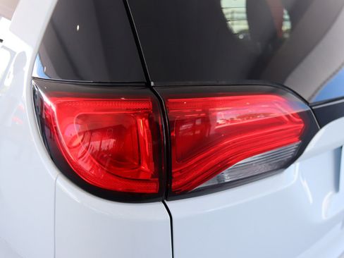 Used 2021 Chrysler Voyager Lxi image 28