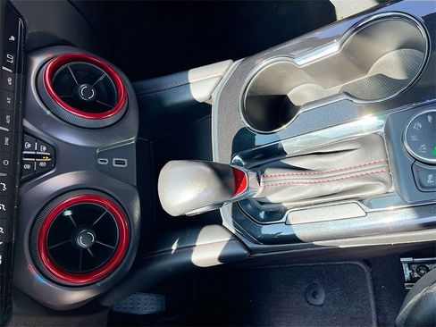 Used 2021 Chevrolet Blazer RS image 17