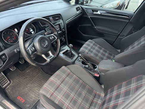 Used 2015 Volkswagen GTI SE FWD image 20