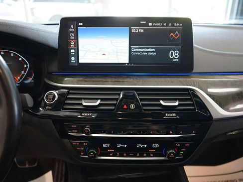 Used 2021 BMW M550i xDrive w/ Executive Package AWD/4WD image 7