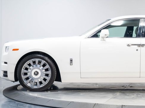 Used 2019 Rolls-Royce Phantom Sedan RWD image 42