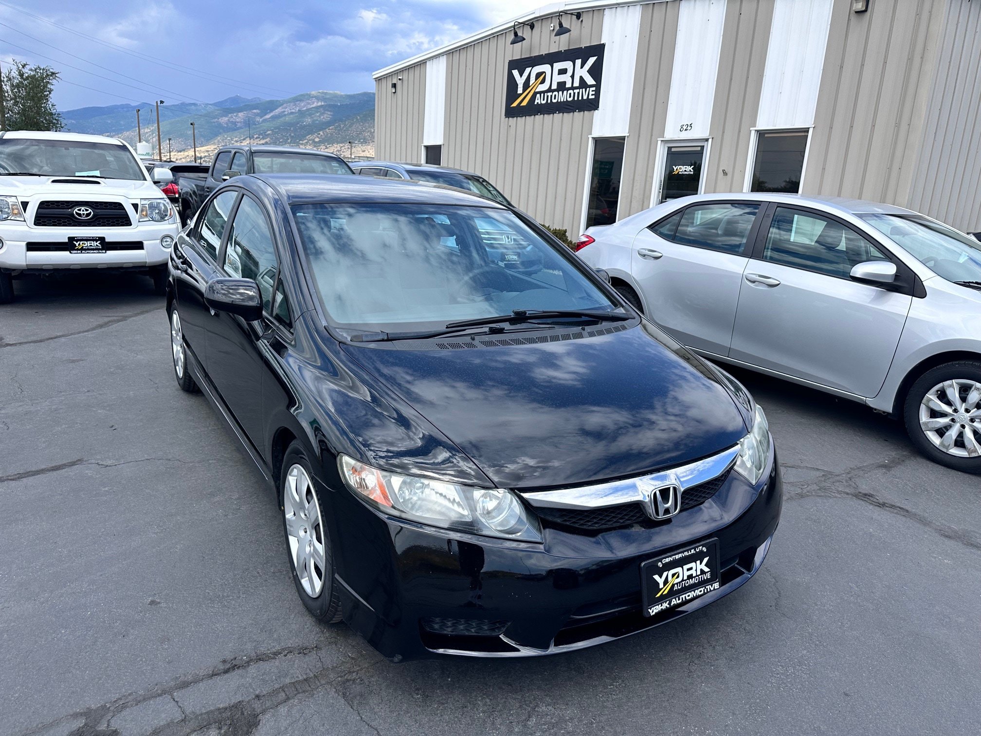 Used 2011 Honda Civic LX image 1