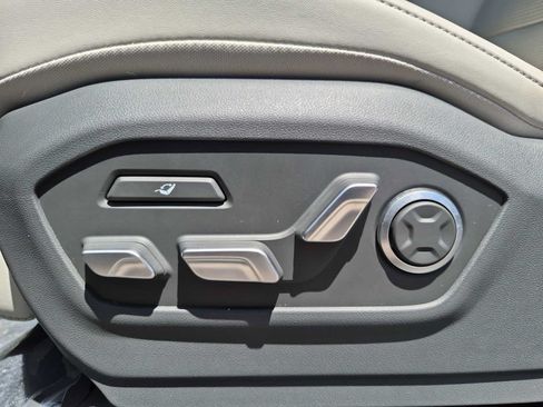 Used 2025 Hyundai Santa Fe Calligraphy FWD image 17
