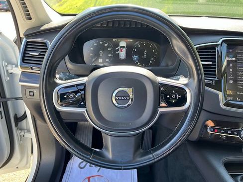 Used 2018 Volvo XC90 T5 Momentum FWD image 12