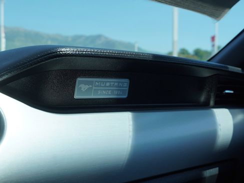 Used 2017 Ford Mustang Premium image 37