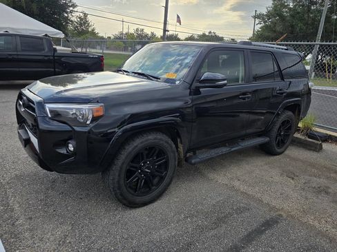Used 2021 Toyota 4Runner SR5 Premium w/ Moonroof Package RWD image 4