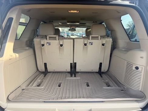 Used 2013 Cadillac Escalade Luxury image 17