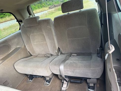 Used 2003 Kia Sedona LX FWD image 17