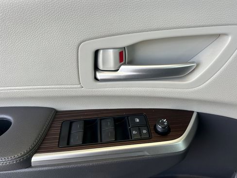 Certified 2021 Toyota Sienna XLE FWD image 10