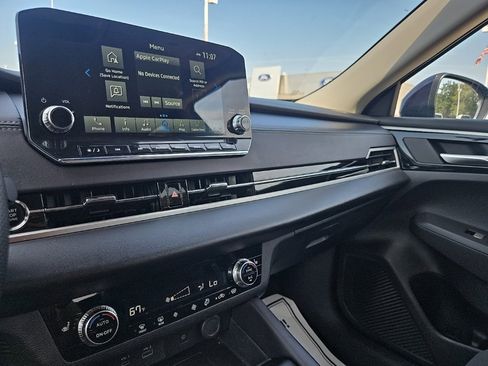 Used 2024 Mitsubishi Outlander SE image 19