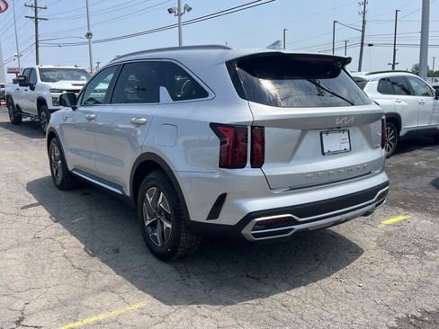 Used 2022 Kia Sorento S FWD image 5