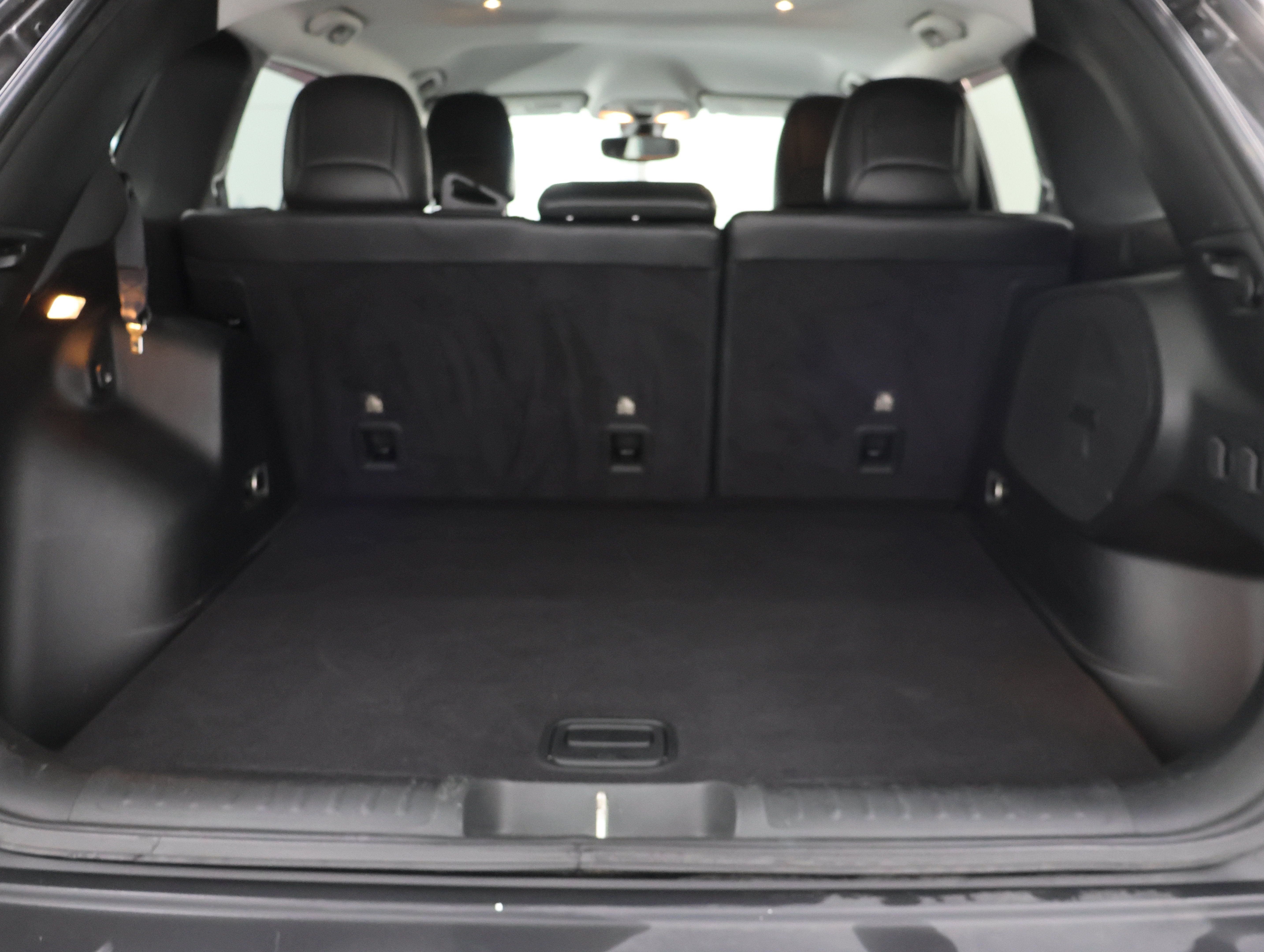 Used 2019 Jeep Cherokee Limited w/ Trailer Tow Group AWD/4WD image 28