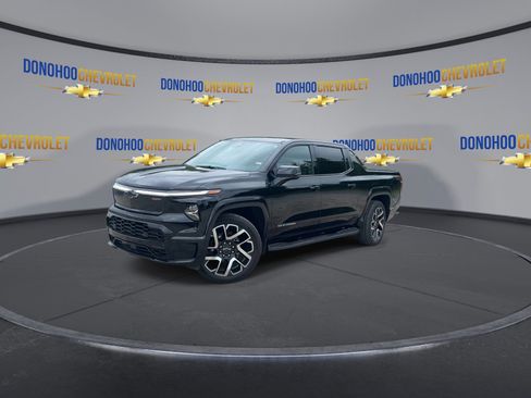 Used 2024 Chevrolet Silverado EV RST AWD/4WD image 7