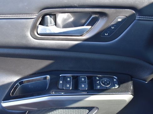 Used 2022 Nissan Pathfinder Platinum w/ Cargo Package image 13