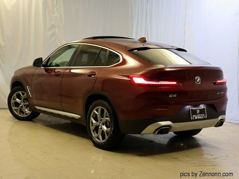 Certified 2025 BMW X4 xDrive30i AWD/4WD image 9