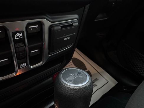 Used 2019 Jeep Wrangler Unlimited Sport S image 54