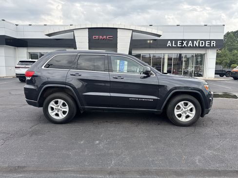 Used 2014 Jeep Grand Cherokee Laredo w/ Quick Order Package 23E AWD/4WD image 2