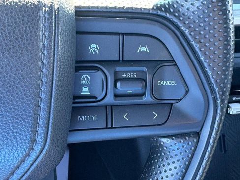 Certified 2025 Toyota Tacoma SR5 AWD/4WD image 19