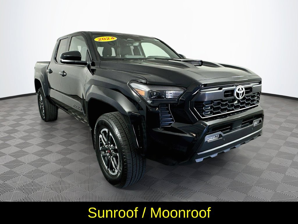 Used 2024 Toyota Tacoma TRD Sport w/ TRD Sport Upgrade Package AWD/4WD image 3