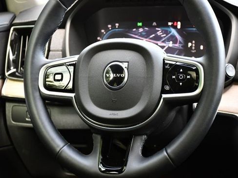 Used 2025 Volvo XC90 B6 Core w/ Protection Package Premier AWD/4WD image 19